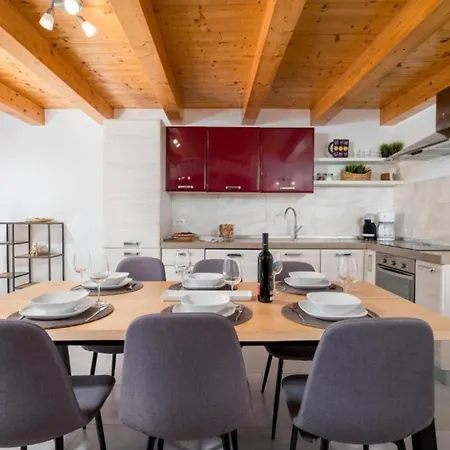 Prestige Azinetti With Pool - Three Bedroom בית נופש *
