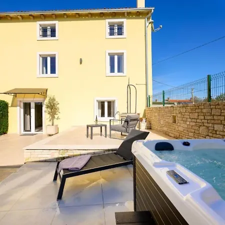 Prestige Azinetti With Pool - Three Bedroom Hébergement de vacances Štokovci