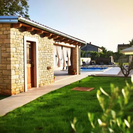 Prestige Azinetti With Pool - Three Bedroom