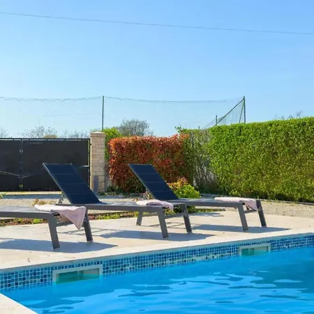 בית נופש Prestige Azinetti With Pool - Three Bedroom Štokovci
